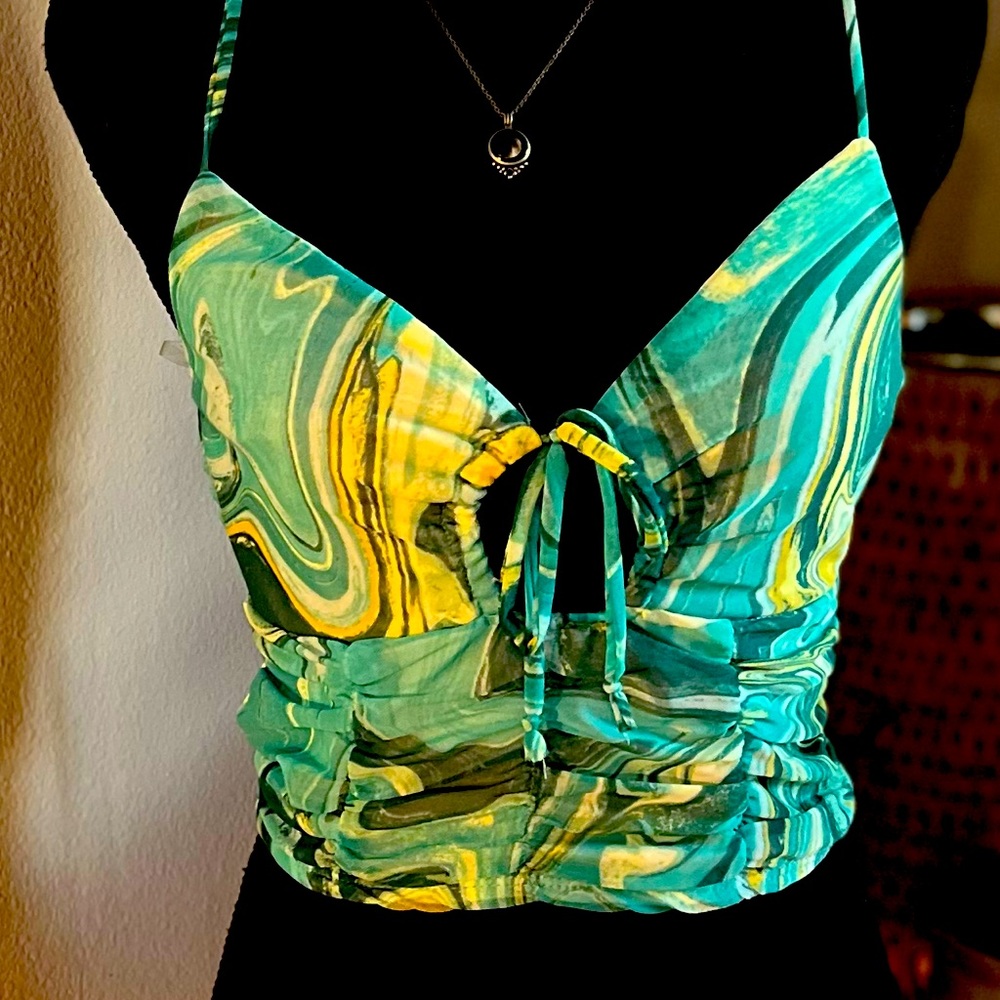 SALE!!!!! New Super Sexy Cropped Top